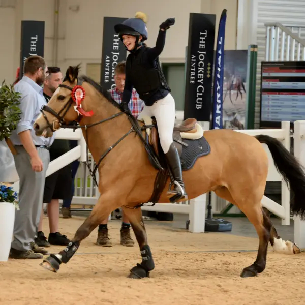 horse riding in competition