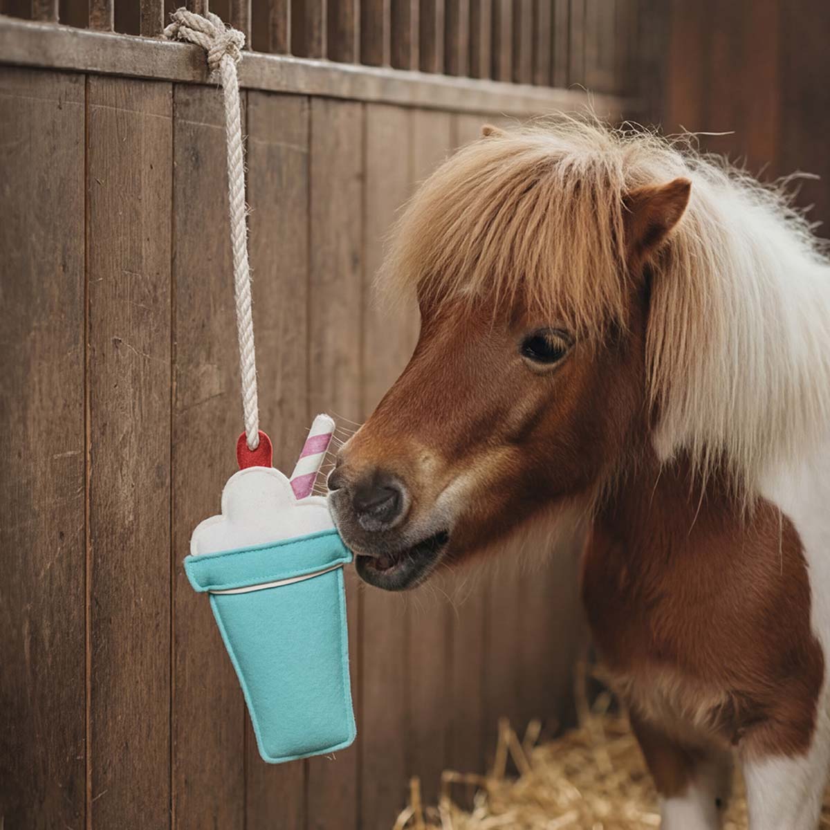 QHP Horse Toy Snackcounter Milkshake